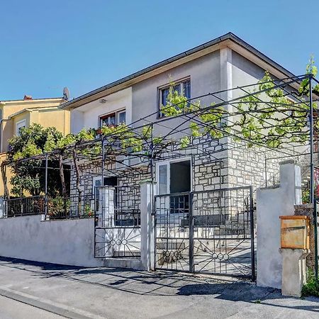 Apartman M Apartment Pula Bagian luar foto